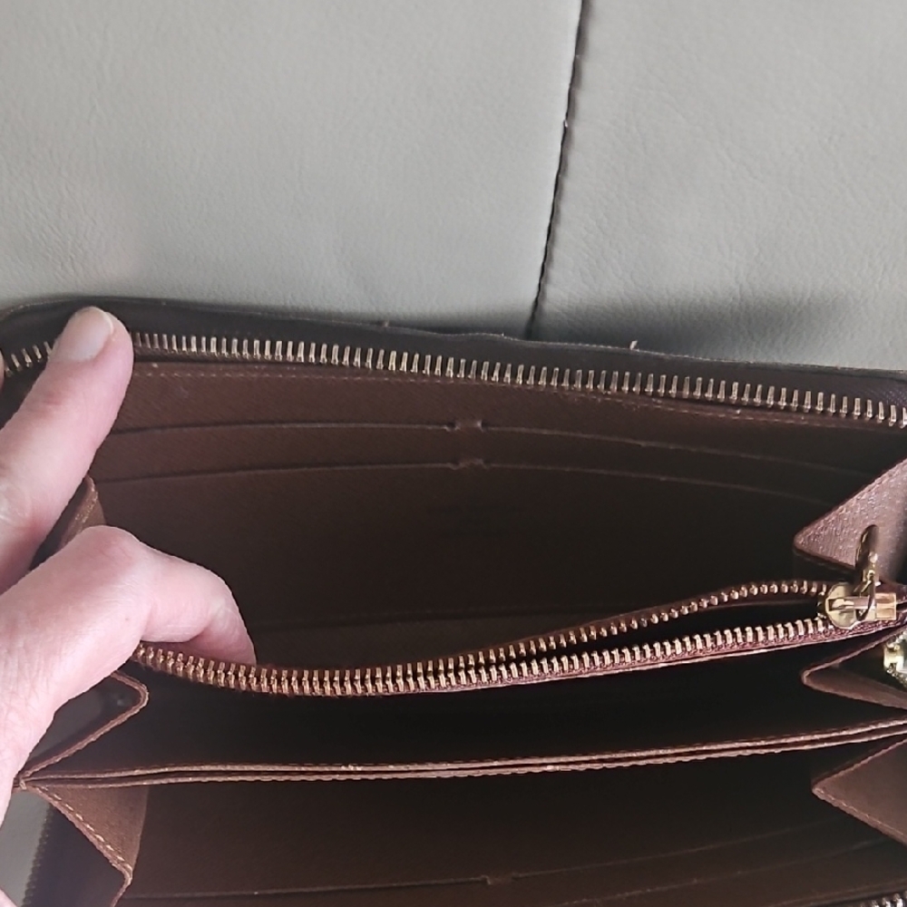 Authentic Louis Vuitton Tan and Brown Monogram Zipper Wallet 8x4 - Picture 10 of 16